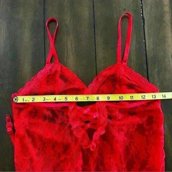 Red lace bustier with removable garter straps size medium - Picture 10 of 11